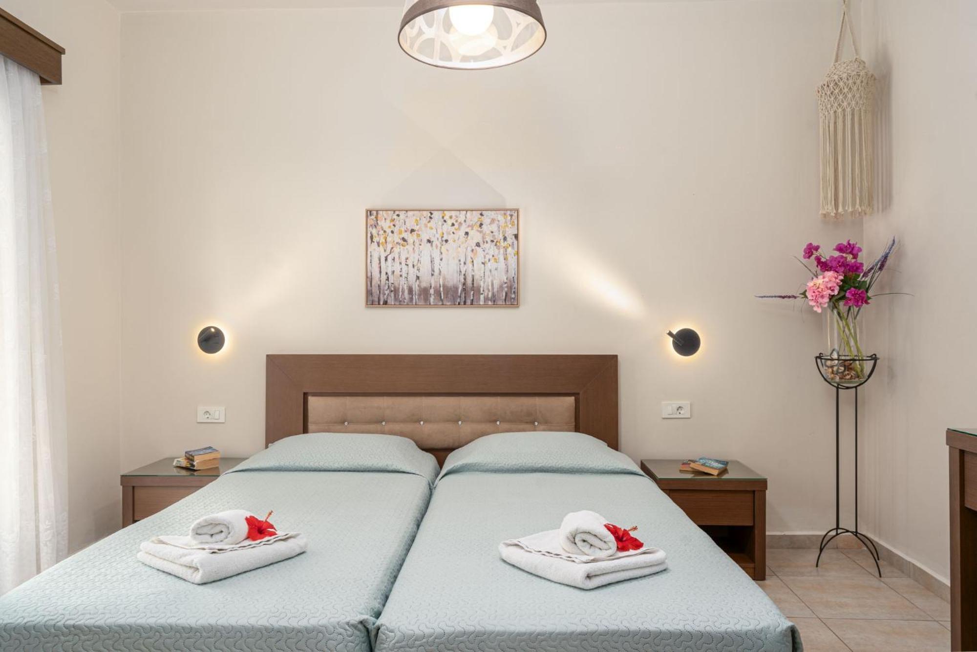 Stathis Beachfront Luxury Rooms Kalamákion Rom bilde