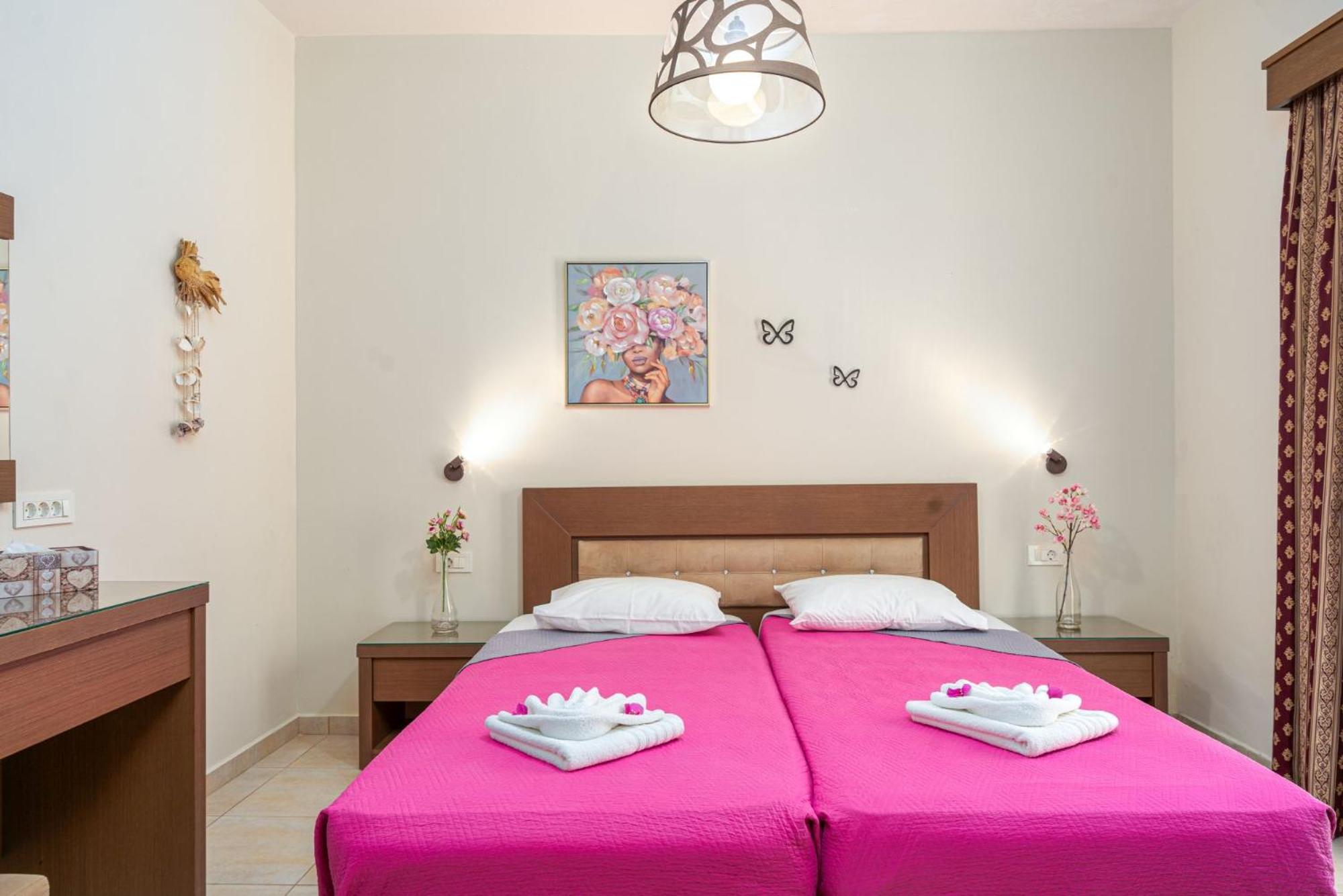 Stathis Beachfront Luxury Rooms Kalamákion Rom bilde