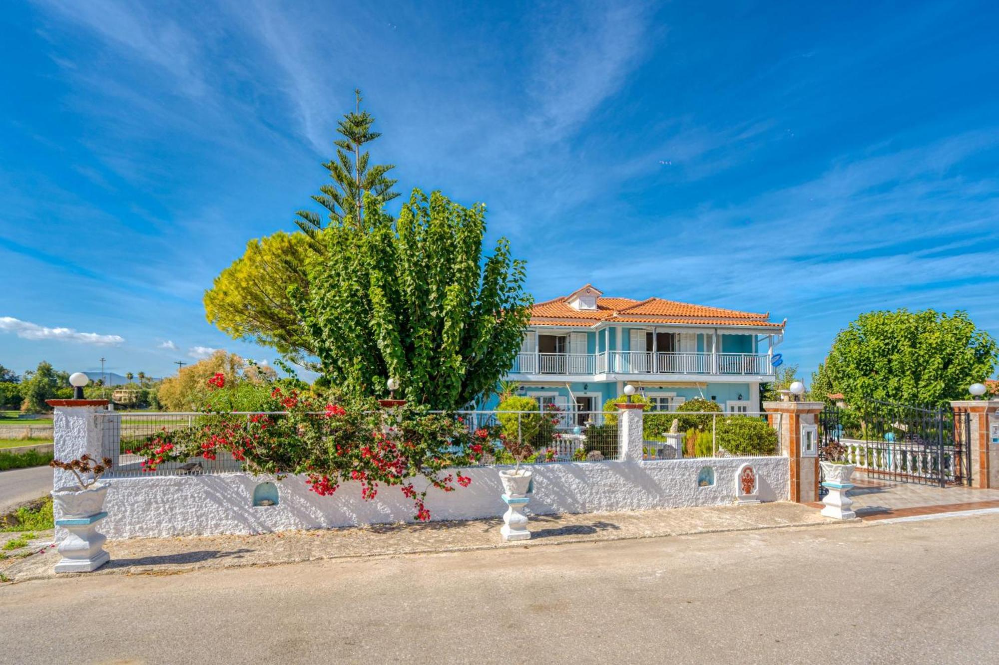 Stathis Beachfront Luxury Rooms Kalamákion Eksteriør bilde