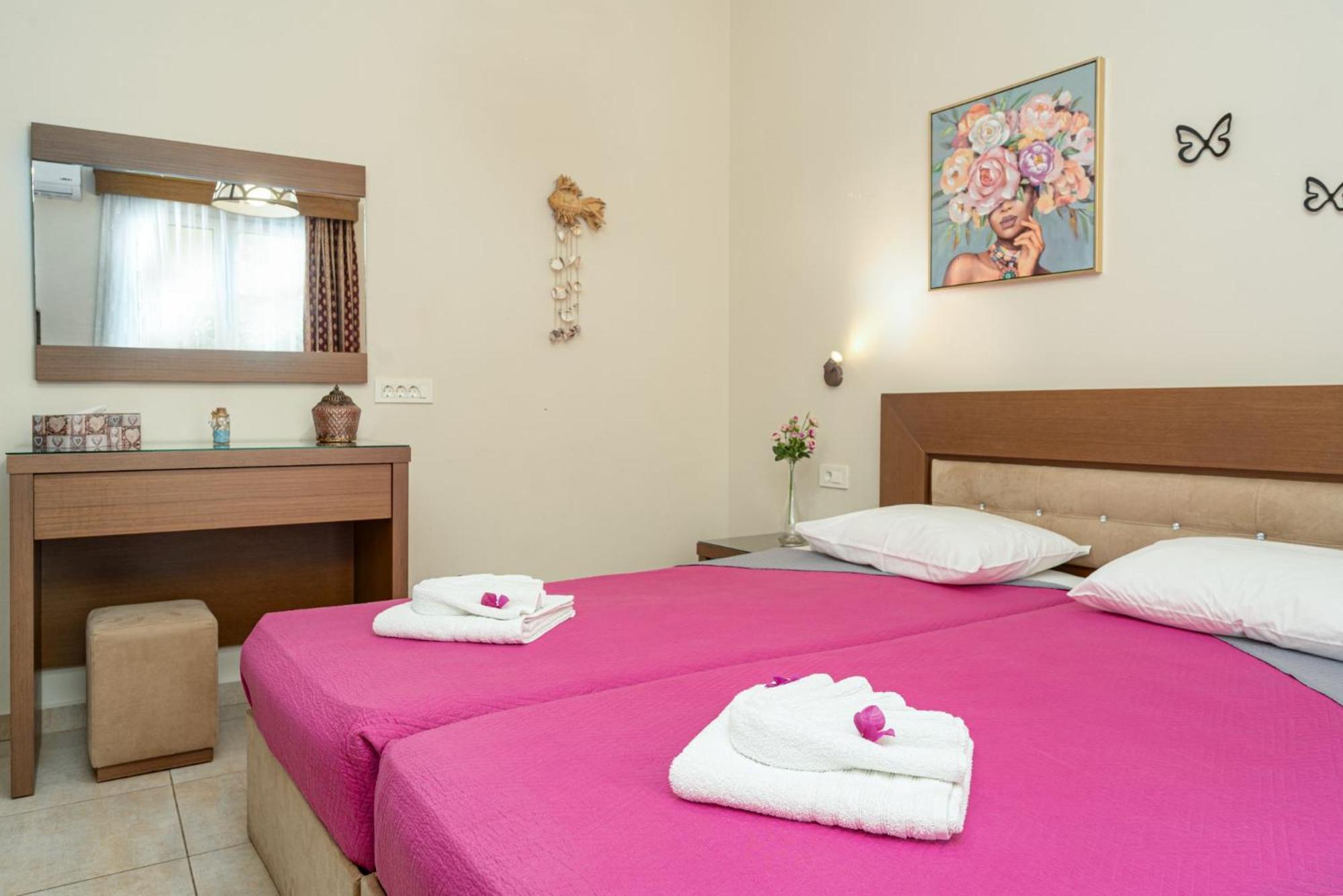 Stathis Beachfront Luxury Rooms Kalamákion Rom bilde