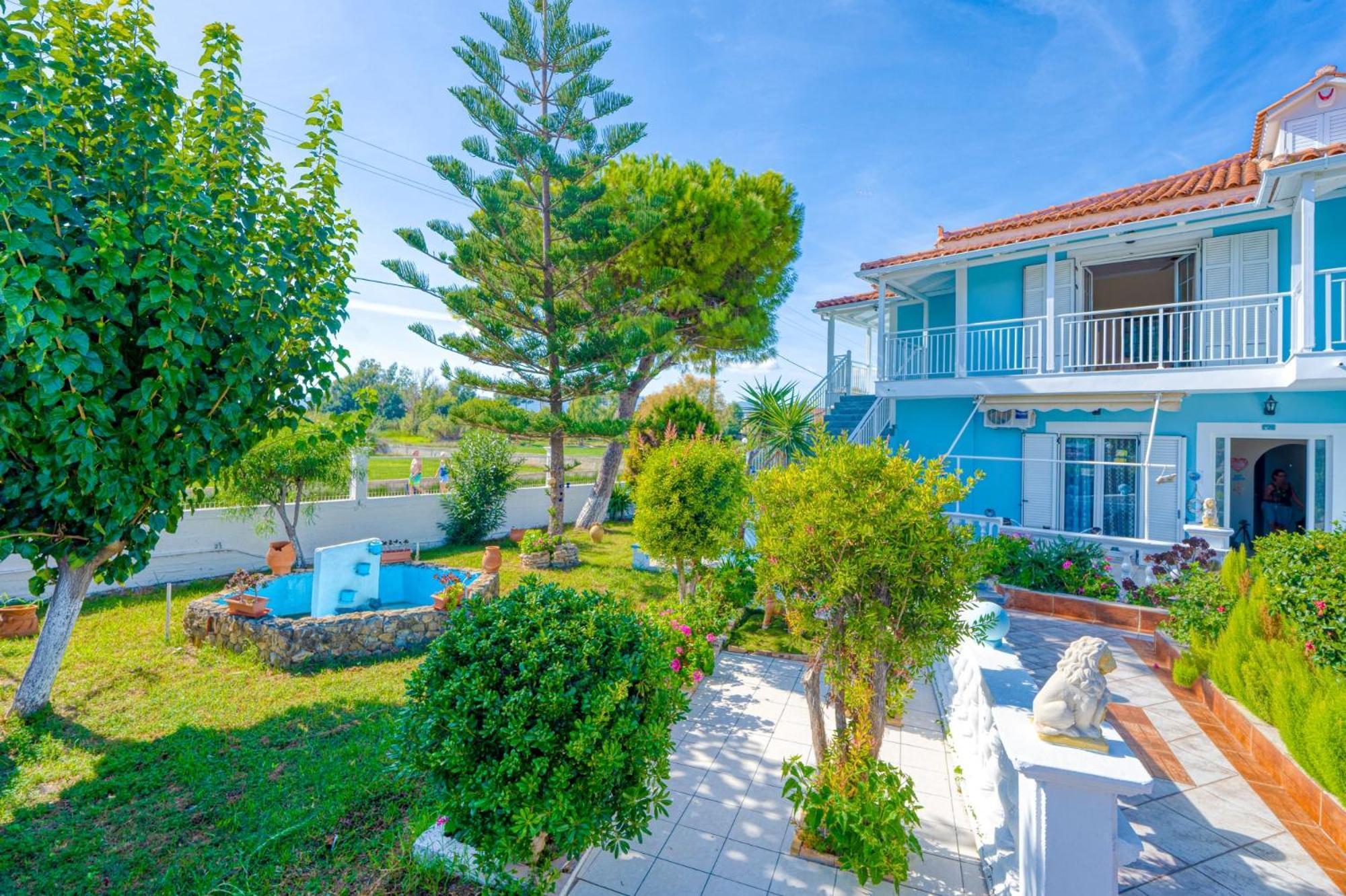 Stathis Beachfront Luxury Rooms Kalamákion Eksteriør bilde